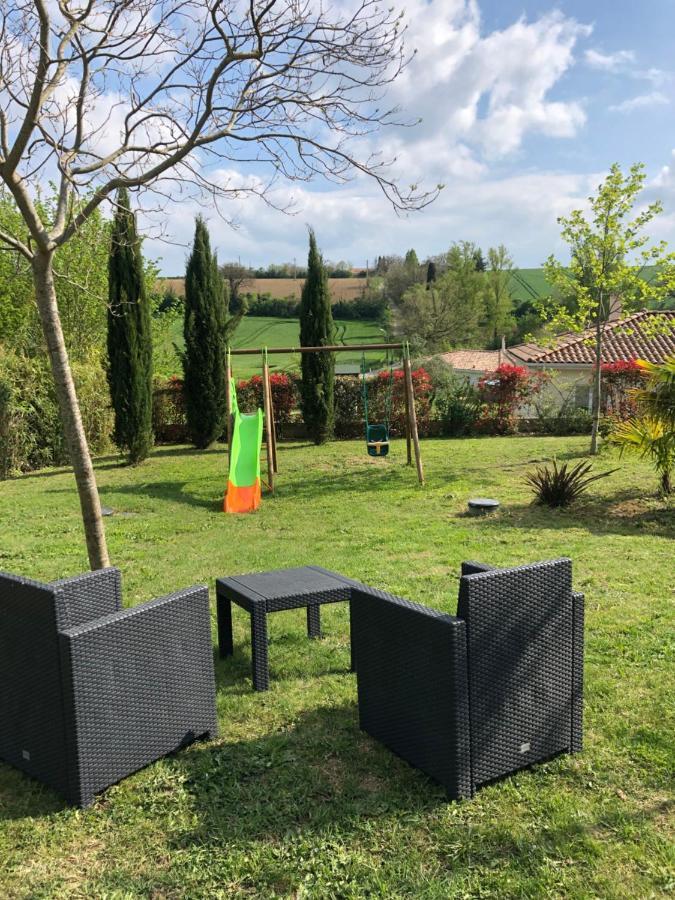 Suite indépendante au cœur d’un jardin arboré. Montaut  Extérieur photo
