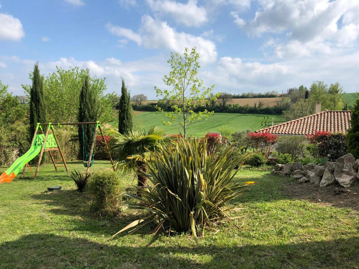 Suite indépendante au cœur d’un jardin arboré. Montaut  Extérieur photo